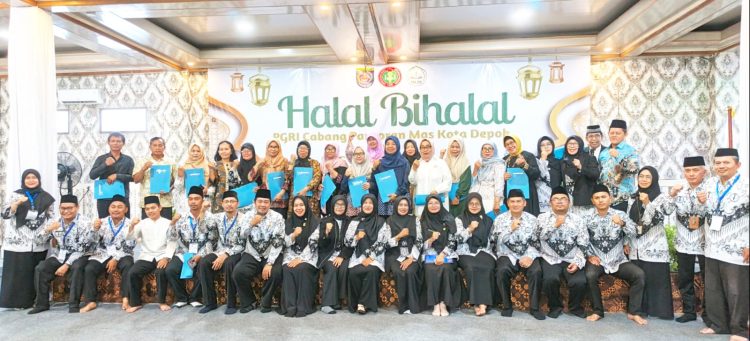 Halalbihalal PGRI dan KKG PAI Depok Jadi Momen Spesial, 19 Guru Purnabakti Terima Penghargaan