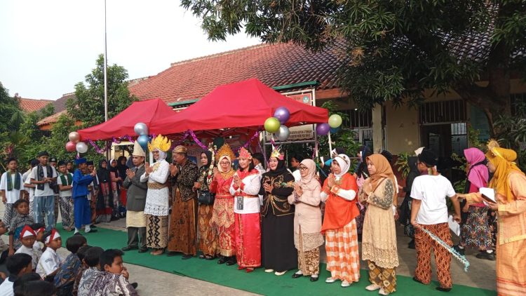 Gebyar Peringatan Hari Kartini di SDN Sukmajaya 2, Daur Ulang Jadi Karya Penuh Makna