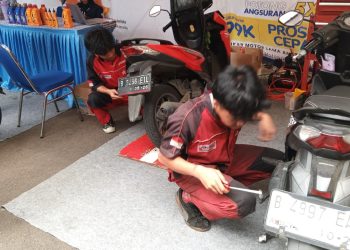 SMK Tirtajaya Hadirkan Servis Motor Gratis, Warga Antusias Manfaatkan Layanan