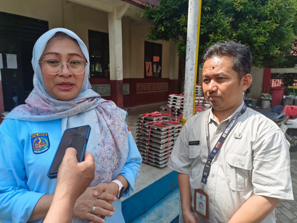Darurat Ruang Kelas di SDN Pengasinan 03, Wakil Ketua DPRD Yuni Indriyani Tinjau Lokasi