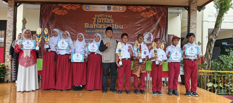 127 Siswa Ramaikan Festival Tunas Bahasa Ibu Kecamatan Sukmajaya