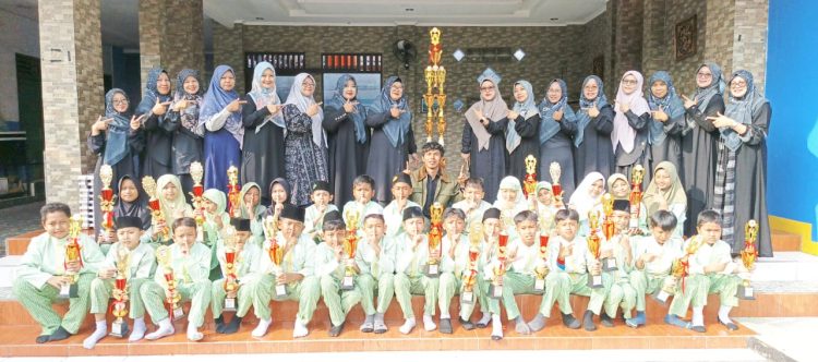 SD Islam Plus Darul Ulum Juara Umum  PAI Limo Tiga Tahun Berturut-turut